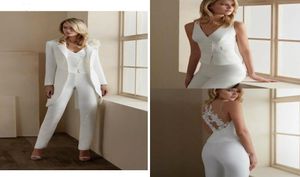 Элегантные белые брючные костюмы для матери невесты с длинной курткой из 3 предметов Свадебное платье для гостей Прозрачные кружевные аппликации из атласа для жениха Mother7029158