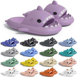 Gratis fraktdesigner Shark Slides Sandal Gai Sliders för män Kvinnor Sandaler Slide Pantoufle Mules Mens Womens Slippers Trainers Sandles Color331