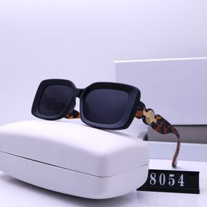 Projektantka osobowości damskie szklanki retro okularów luksusowych okulary przeciwsłoneczne wysokiej jakości promieniowanie odporne na promieniowanie polaryzacyjne 8054