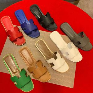 Damen-Designer-Hausschuhe, Strandsandalen, klassischer flacher Absatz, Sommer, faul, Mode, Cartoon, großer Kopf, Gummi-Flip-Flops, Leder-Hausschuhe, sexy Sandalen, Größe 35–42 mit Box