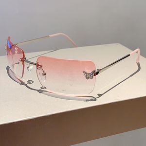 Y2k lüks tasarımcı rimless kare güneş gözlükleri kadın için kadın moda güneş gözlükleri elmas kelebek pembe punk tonları uv400
