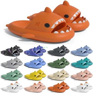 送料無料デザイナーサメのスライドサンダルガイスリッパスライダー男性用サンダルスライドパントーフルMULES MENS WOMENS SLIPPERS TROINERS SANDLES COLOR80