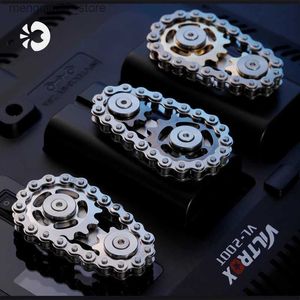 Beyblades Metal Fusion Sprocket Flywheel Fingertip Gyro Metal Bike Chains EDC Fidget Spinner Toy Stress Removal Toys For Kids and Adults L240304