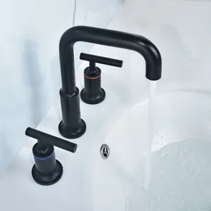 Banyo Lavabo muslukları fırçalanmış altın üç parça çift saplı güverte monte küvet pirinç musluk ve soğuk mikser su musluğu
