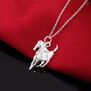 Hängen semestergåvor 925 Sterling Silver Necklace For Women Man Elegant Horse Noble Party Wedding Jewelry