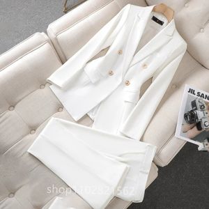 Abito da donna elegante bianco Blazer doppiopetto Pantaloni svasati Tailleur pantalone formale da lavoro Giacca da ufficio 2 pezzi Abiti femminili 240226