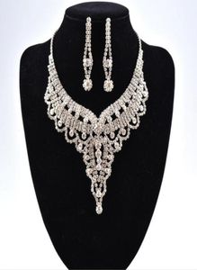 Simple New Wedding Jewelry Water Drop Crystal Collarbone Chain Necklace Set Bridal Jewelry Pearls Luxury Bracelets Necklace Eari5311638