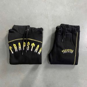 2024 Homens Hoodies Moletons Trapstar Tracksuits Terno Homens Central Cee Set Top Quality Gold Letter Bordado Preto Painéis Mulheres Hoodie Jogger Calças FW668