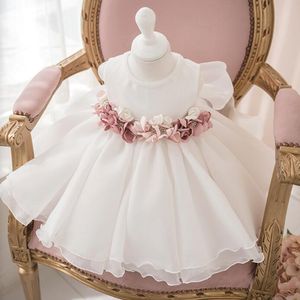 Juwelen-ärmellose Organza-Ballkleid-Blumenmädchenkleider, knielang, maßgeschneiderte formelle Kinderkleidung mit handgefertigten Blumen