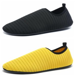 Schuhe Unisex Atmungsaktive Aqua-Socken-Hausschuhe für Männer und Frauen mit rutschfester Gummisohle Wasserschuhe QuickDry Aqua-Yoga-Socken Slipon