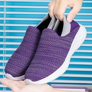 Spedizione gratuita Uomo Donna mocassini Scarpe da corsa Soft Comfort Nero Bianco Beige Grigio Rosso Viola Blu Verde Scarpe da ginnastica da uomo Slip-On Sneakers GAI color13