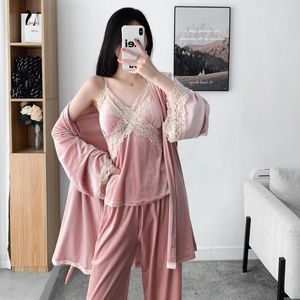 Kvinnors sömnkläder Autumn Velvet Sling Three-Piece Set Pyjamas Lace Trim Bath Robe Nightgown Loose Casual Velor Solid Home Clothes