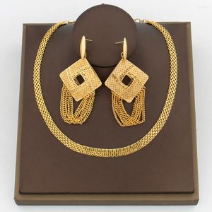Halsband örhängen set italiensk18k guldpläterade smycken för kvinnliga afrikanska dubai tassel och kedja ihåliga smycken tillbehör