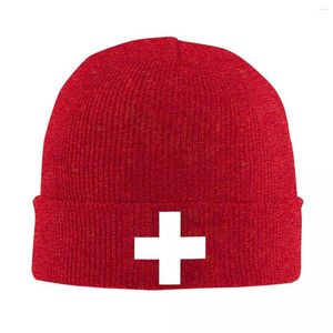ベレー帽スイススイスの旗頭蓋骨ビーニーキャップユニセックス冬ウォームニットハットメン女性ヒップホップアダルトボンネットハットアウトドアスキーキャップ