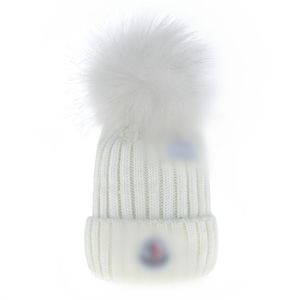 Nuovo design Designer Beanie Lettera Classica Capone in cofano a maglia Ler per uomo Womens Autunno inverno caldo ricamo di lana spessa coppia di cappelli di moda Fashion Cappelli Monc5