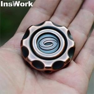 Beyblades Metal Fusion T MAX Fingertip Gyro Cobre Adulto Descompressão Rotativa Brinquedos EDC Metal Fidget Spinner Cool Gadgets L240304