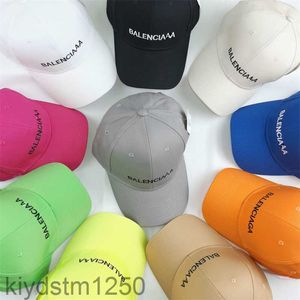 Top Caps Tasarımcı Beyzbol Kapağı Erkek Kadın Moda Şeker Düz Renk Casquette Çift Mektup Nakış Dış Mekan XSDD