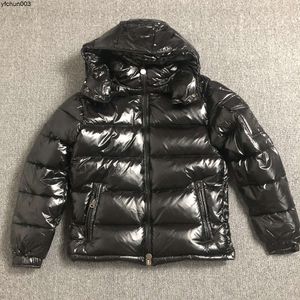 Piumino da uomo nero Piumino Parka Abbigliamento Cappotti imbottiti di qualità Outdoor Mantieni caldo Capispalla Protezione dal freddo Decorazione distintivo Plus Size 5xl Cappotto d'anatra bianco