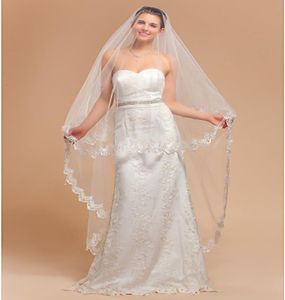 2019 Bridal Veils Nowe design welony ślubne Eleganckie OneTier Waltz Wedding Veil z koronkową aplikacją Edge4537138