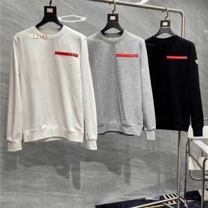 Designer Fashion Prad Men's Hoodie Autumn New Casual Par Round Neck Red Stripe Letter Printing Solid Color Lång ärm tröja Trend 80