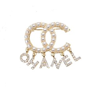 Donna Ragazza Luxury Brand Designer Doppia lettera Spille Spille Oro Argento Crysatl Perla Strass Mantello Fibbia Spilla Abito Pin Festa di nozze Gioielli Accesso Regali