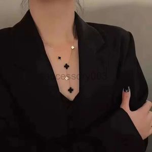 Pendant Necklaces Designer jewelry Pendant Necklaces for Women Elegant 4/Four Leaf Clover locket Necklace Choker Pendant Chain 18K Plated Gold Stainless Steel