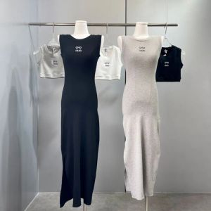 Kvinnors klänningar designer rund hals sexig ärmlös avslappnad lyxkläder kvinnors jumpsuit fest strandkläder