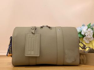 Borsa di alta qualità Borsa di design calda Borsa da viaggio di moda designer uomo donna 10A specchio Cerniera aperta e chiusa borsa a tracolla trapuntata di design rivestita