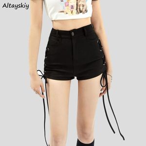 Kvinnor svart shorts mode laceup europeisk design y2k hög midja sexig kvinnlig streetwear retro smal chic stil 240228