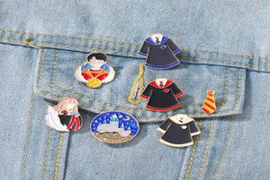 Magic Bachelor Gown Emalj Pin Witch Wizard Uniform Custom Brosches Lapel Badge ryggsäck Tecknad tillbehör Häxans smycken4314712