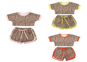 2st Little Girls barn baby outfit sätter sommar leopard tryckmönster kort hylsa rund krage kort topp casual shorts kläder5197883