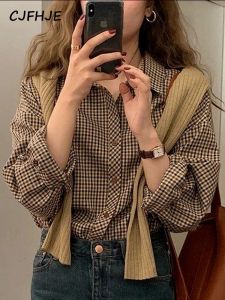 Camisa vintage simples elegante feminina manga longa estilo preppy topos camisa feminina xadrez marrom allmatch turndown colarinho botões de madeira