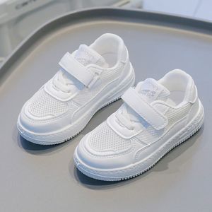 Kinder Turnschuhe 2024 Sommer Kinder Schuhe Ausgehöhlt Weiße Mädchen Sportschuhe Atmungsaktive Casual Mesh Oberfläche Jungen Schuhe Weiche Sohlen Baby Wanderschuhe