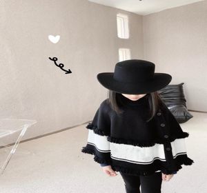 Hohe qualität herbst winter Süße Kinder Mädchen Strickpullover Capes Poncho Häkeln Fledermausärmel grau schwarz Farbe Kleinkind Baby Jack4009528