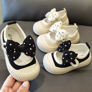 Meninas moda sapatos lona tênis crianças bolinhas arco princesa apartamentos respirável sapatos de bebê estudante sola macia casual primavera sapatos 240220