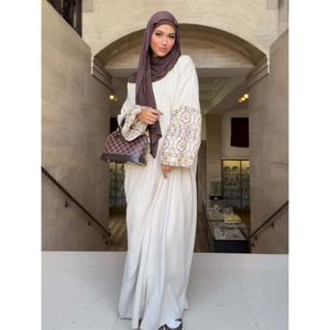 Middle Eastern Muslim Dress Retro Bohemian Print 2024 Spring New Loose Sleeves for Women FZ030475