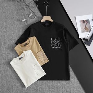 24SS Lüks Paris Markalar Tasarımcısı L ​​Tshirt Kısa Kollu Crewneck Tee Nefes Alma Erkekler Kadın Sevenler Moda Baskı Hip-Hop Açık Sokak Giyim V T-Shirt Giyim