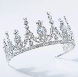 2019 bling billiga tiaras kronor bröllop hår smycken kristall hela mode flickor kväll prom festklänningar tillbehör headpie9832538