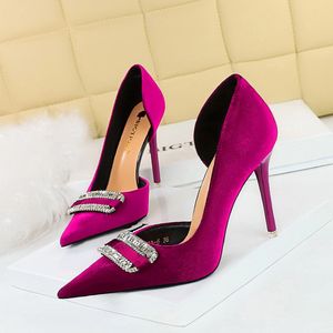 Designer Sandals With Shoe Box Banquet High Heels Thick Suede Shallow Mouth Pointed Toe Side Hollow out Super High Heel Rhinestone Buckle Pumps Size 34-43