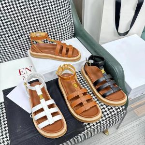 Designer de luxo Sapatos de couro feminino Tromphe Sandals Tricolor Black marrom branco chinelos de moda casual sapatos de fábrica de fábrica