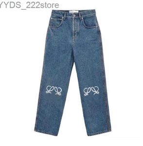 Jeans Jeans Designer-Hosenbeine Offene Gabel Enge Denim-Hose Fügen Sie Fleece hinzu Verdickung Warme Jean-Markenkleidung Stickereidruck 240304