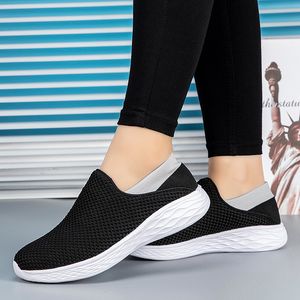 Ücretsiz Nakliye Erkek Kadın Loafers Koşu Ayakkabıları Yumuşak Konfor Siyah Beyaz Bej Gri Kırmızı Mor Mavi Yeşil Erkek Eğitmenler Slip-On Spor Sakinleri Gai Color69