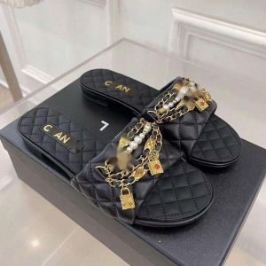 Women Fashion Top Quality Slippers Flat Bottomed Summer Leather Chain Flip Flop Bund Casual Sandals