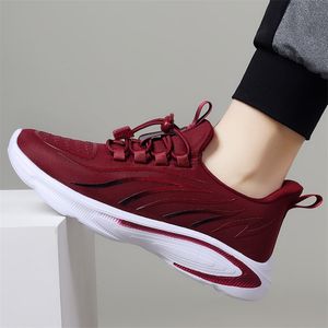 Homens Mulheres Running Shoes Conforto Macio Preto Branco Bege Cinza Escuro Vermelho Roxo Verde Mens Treinadores Esportes Flat Sneakers GAI