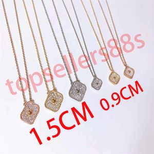 Fashion Classic Pendant Neckor for Women Luxurious 15mm och 9mm Four Leaf Clover Locket Necklace Choker Chain Designer Jewelry Holiday Gifts