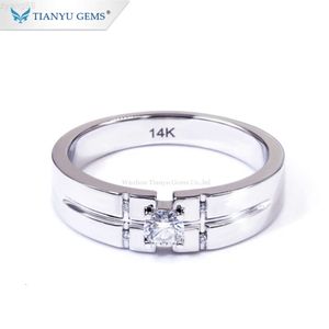 Tianyu Gems 14k/18k White Gold Ring 4mm Round Heart Arrow Colorless Moissanite Gold Engagement Men Ring