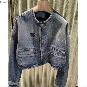 Designer Triangle Standard 2023 New Women's Fashion Crew Neck Long Sleeve Button Pocket Denim Short Jackets