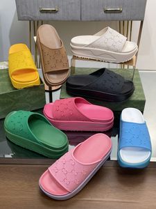 Tasarımcı terlik terlik sandalet yaz düz ayakkabıları seksi kalın taban ayakkabıları lüks kadın markası moda plaj gündelik su geçirmez platform düz dip terlik