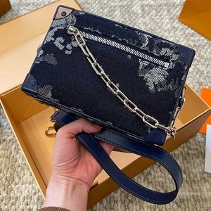 Denim Bag designer Bag Trunk Box Bag Chain Clutch Wallet Designer Handväska Fashion Flower Crossbody Väskor Square Axelväska Silver Hårdvaror dragkedja Box Tygväskor