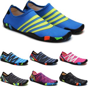 Água masculino clássico deslizamento em mulher praia vadear descalço sapatos de natação de secagem rápida respirável luz esporte tênis unisex 35-46g 21